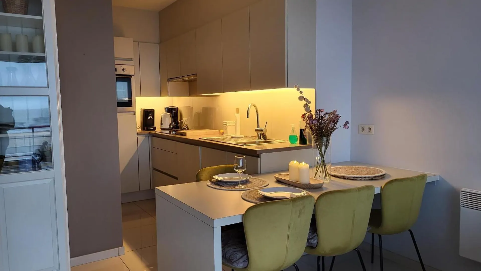 'Aurore' - Romantic Studio With Seaview Ostend 0*,
